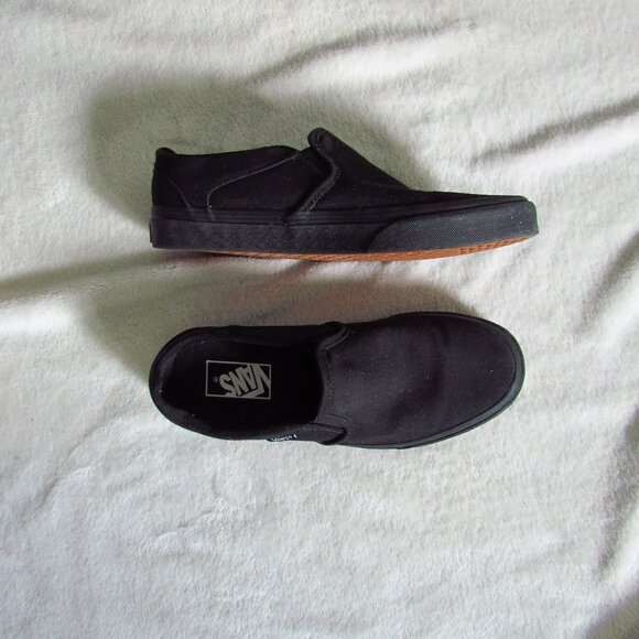 Black Slip on Womens Vans Size 8 EUC - Picture 1 of 9